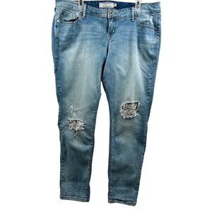 Torrid Denim Boyfriend Jeans With Distressed Lace Patches Size 14R Light Wash